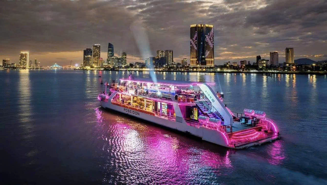 Du thuyền Poseidon Cruise
