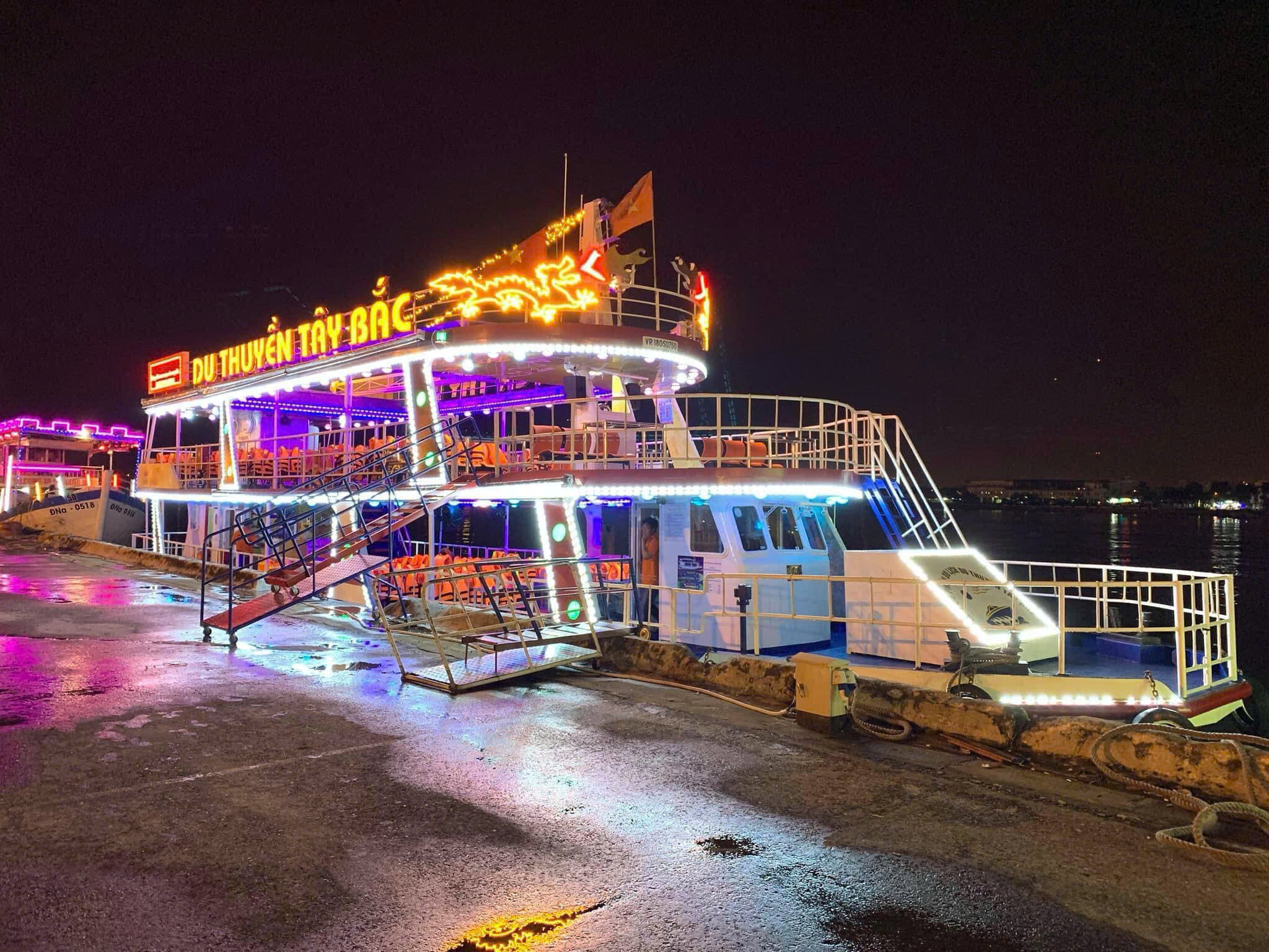 Du thuyền sông Hàn Tây Bắc