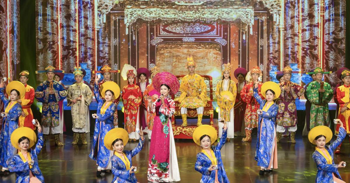 Vé Show Áo Dài Ở Đà Nẵng